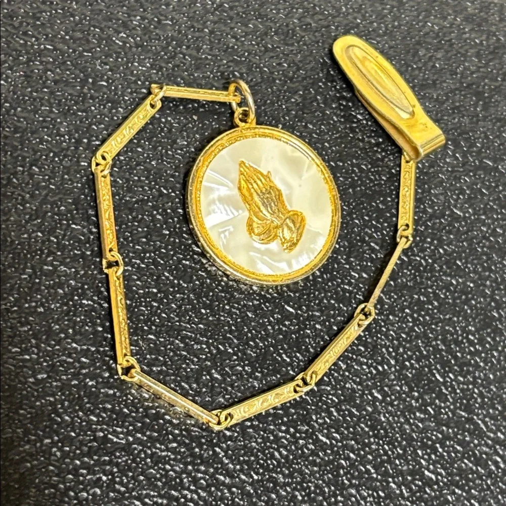 Prayer Hands Vest Clip Mother Of Pearl